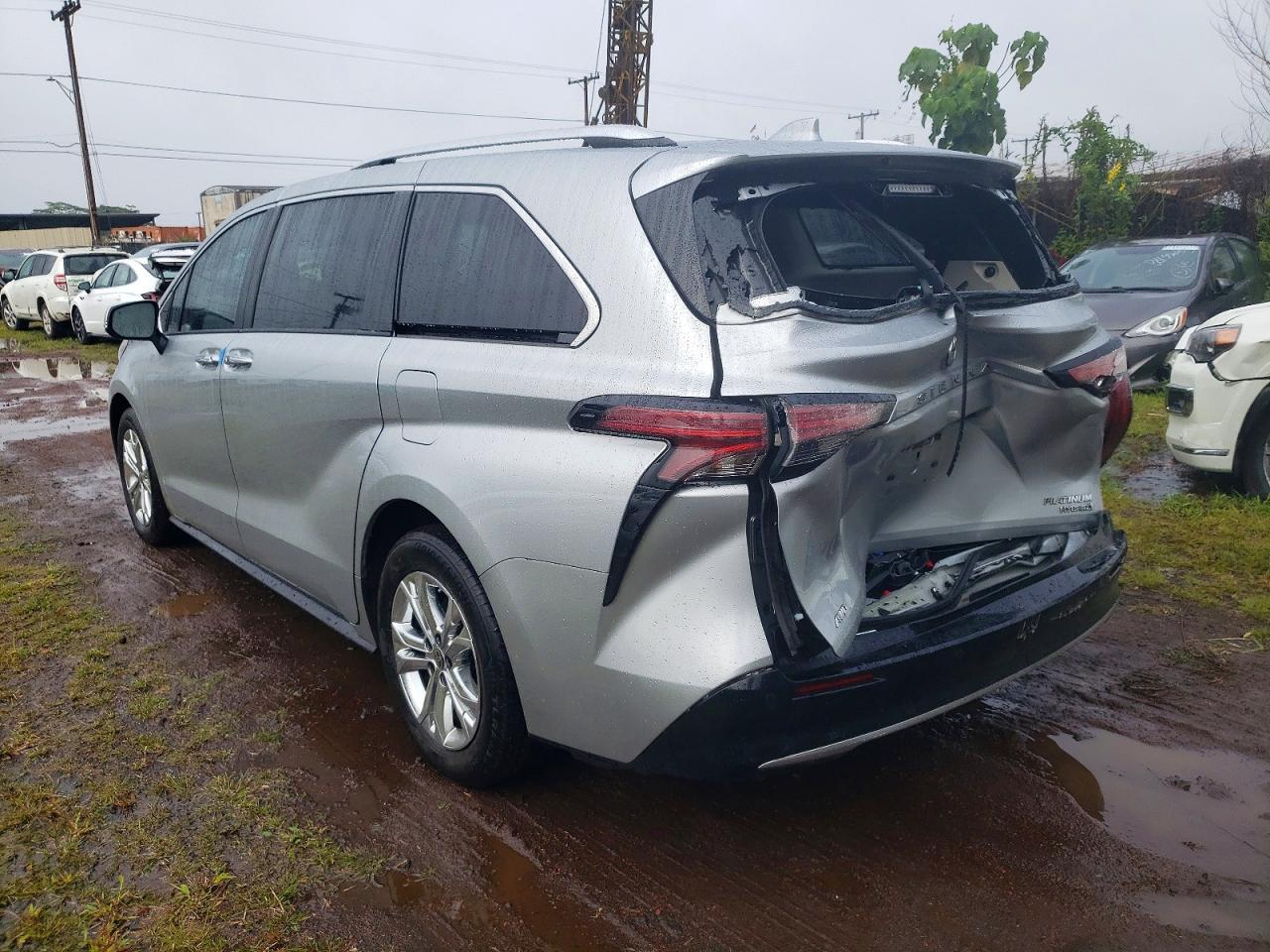 2023 Toyota Sienna Limited - Image 2