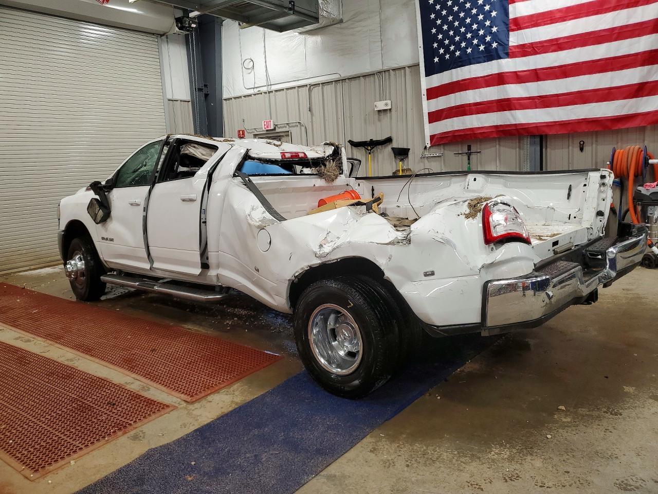 2022 Ram 3500 Big Horn/Lone Star - Фото 2