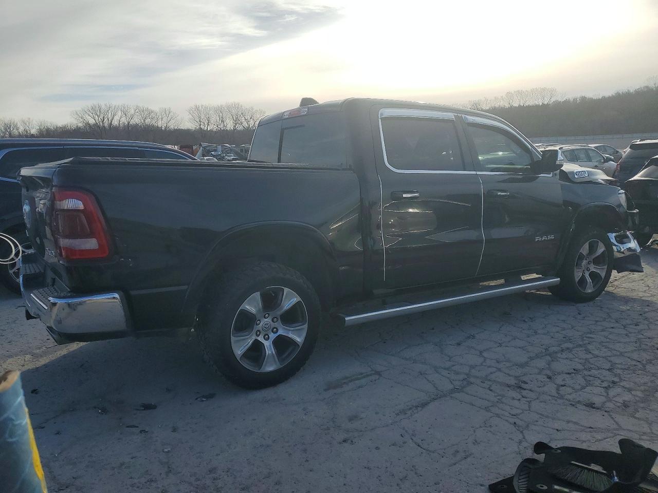 2020 Ram 1500 Laramie - Фото 3