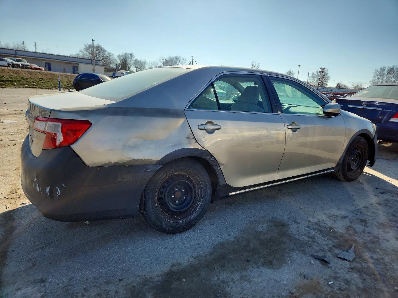 2013 Toyota Camry L - Фото 3