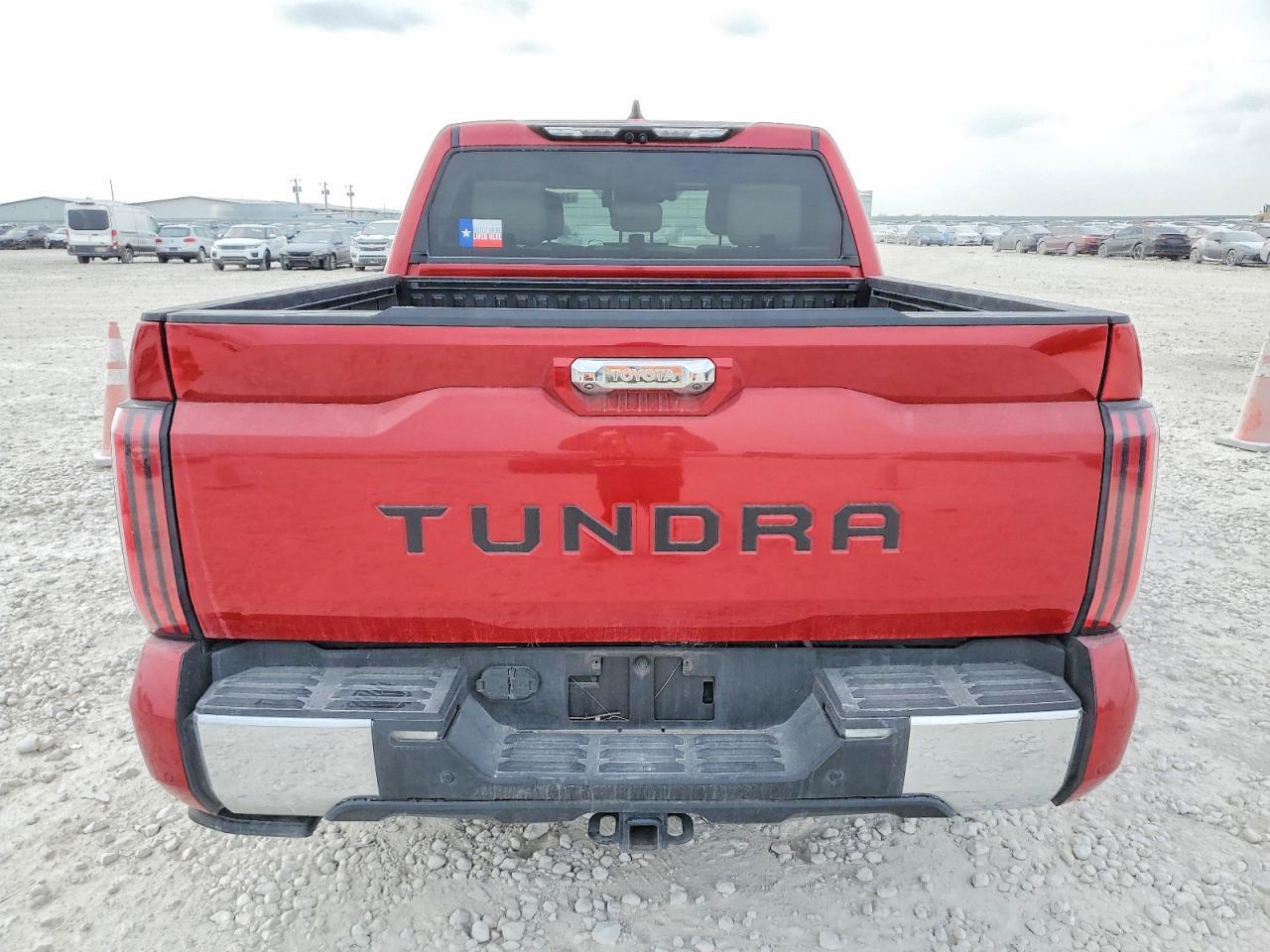 2022 Toyota Tundra Crewmax Platinum - Image 6