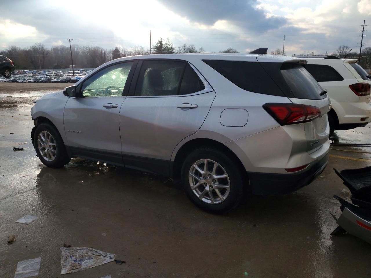 2022 Chevrolet Equinox Lt - Фото 2