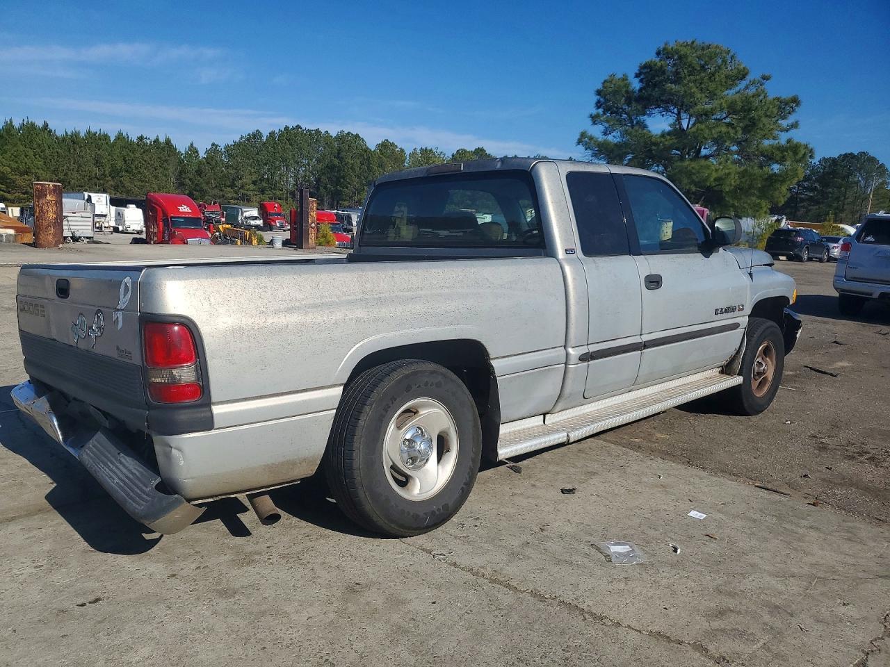 2001 Dodge Ram 1500 - Фото 3