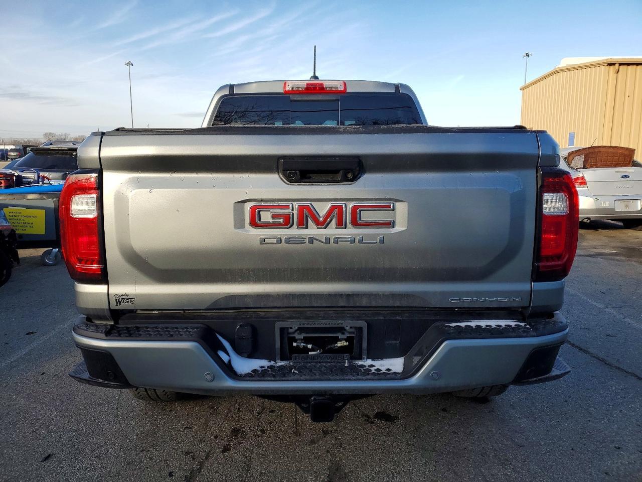 2025 GMC Canyon Denali - Image 6