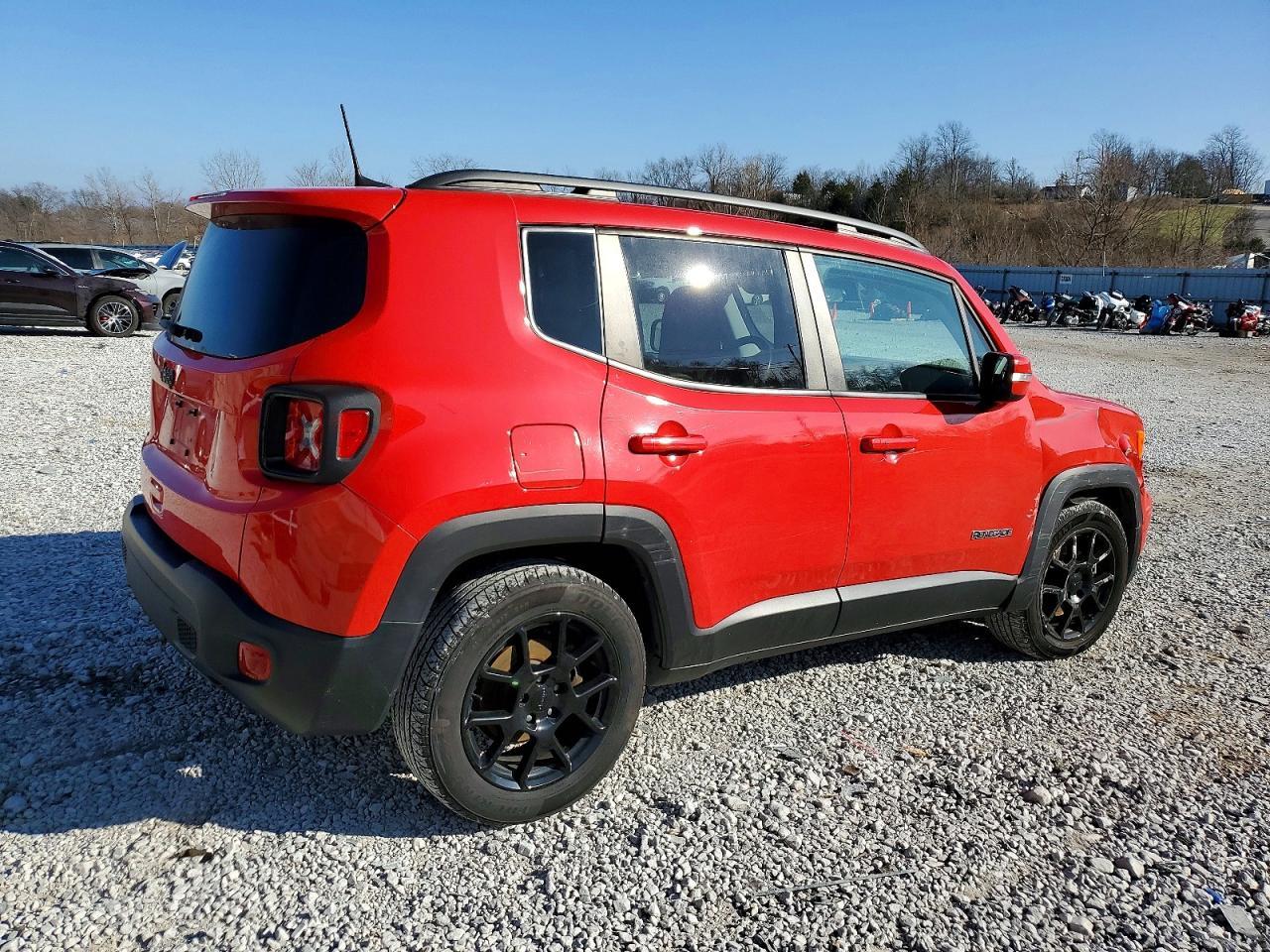 2020 Jeep Renegade Latitude - Image 3