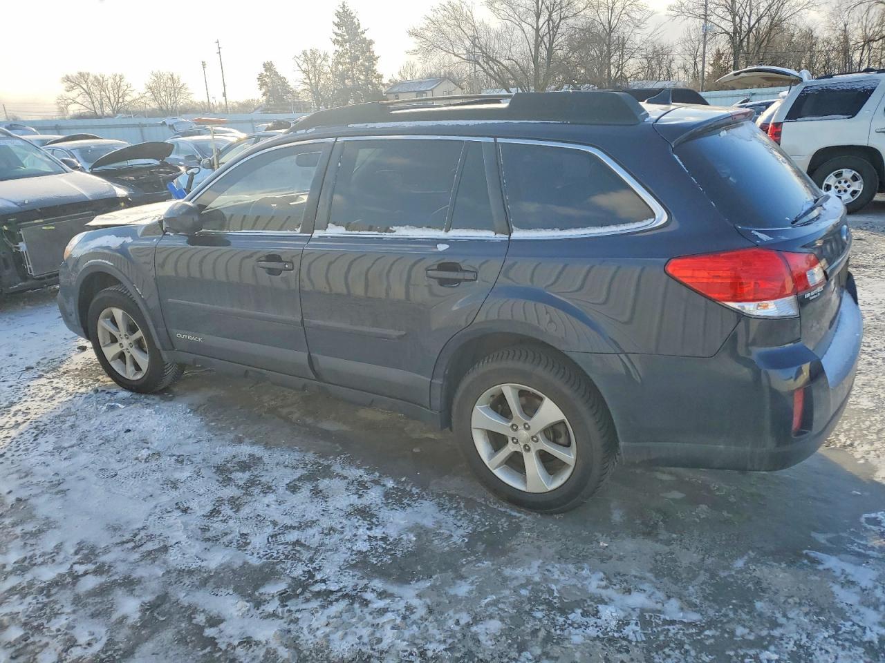 2014 Subaru Outback 3.6R Limited - Image 2