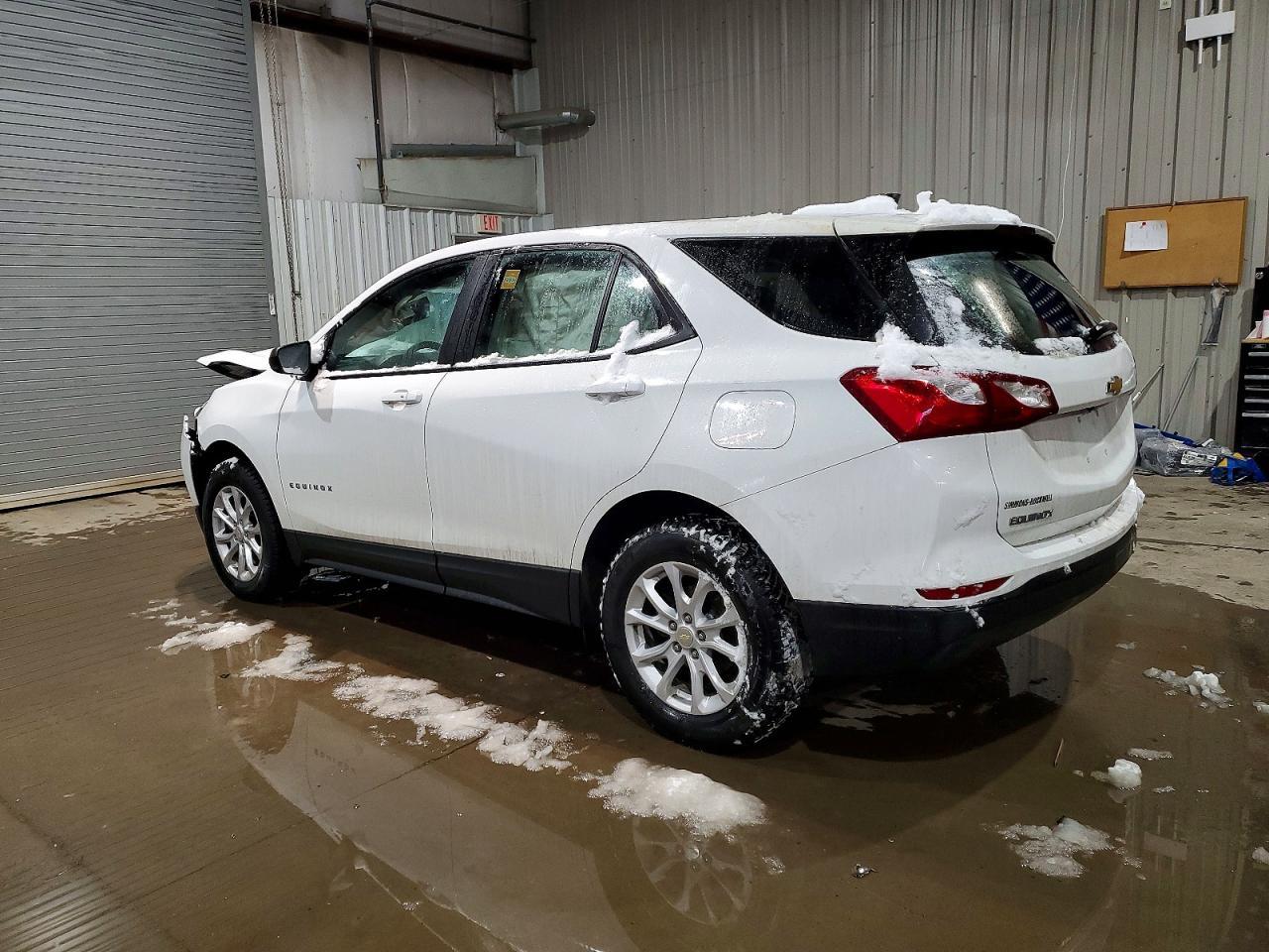 2021 Chevrolet Equinox Ls - Image 2