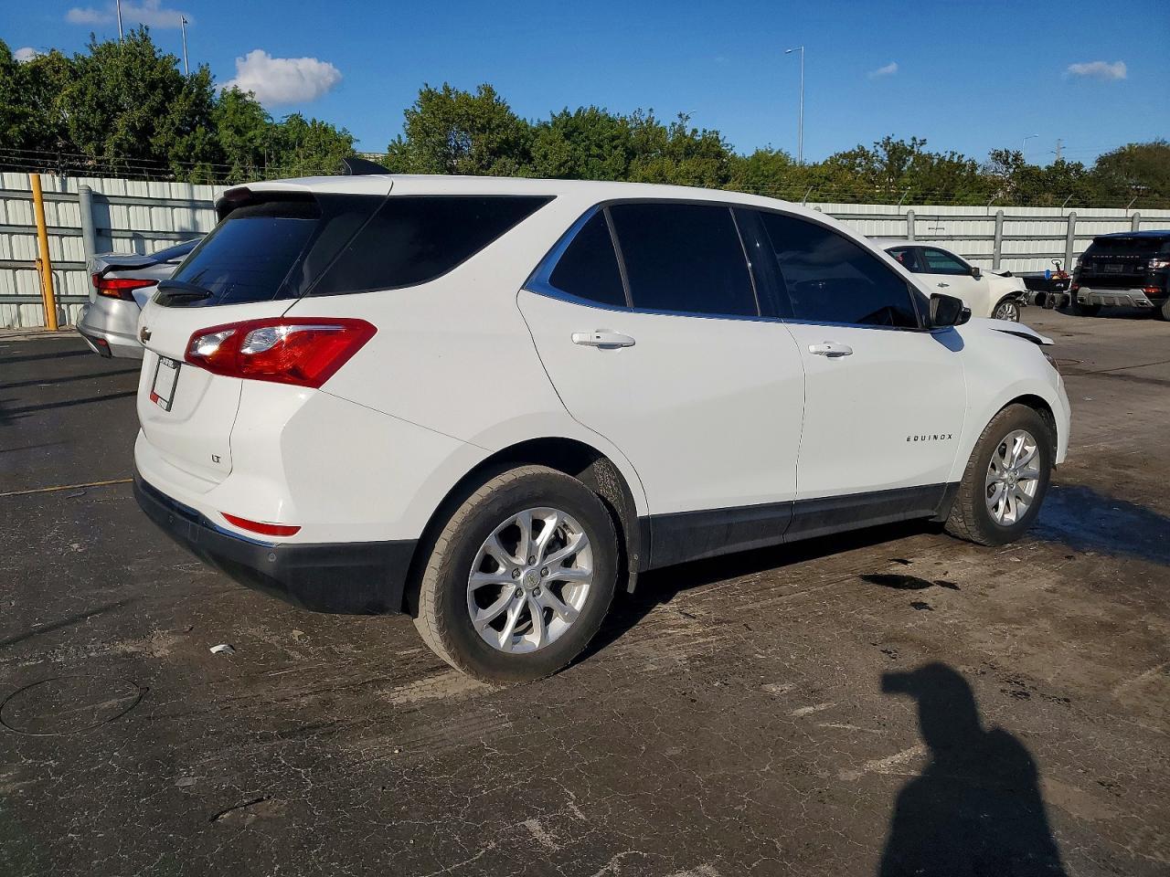 2018 Chevrolet Equinox Lt - Image 3