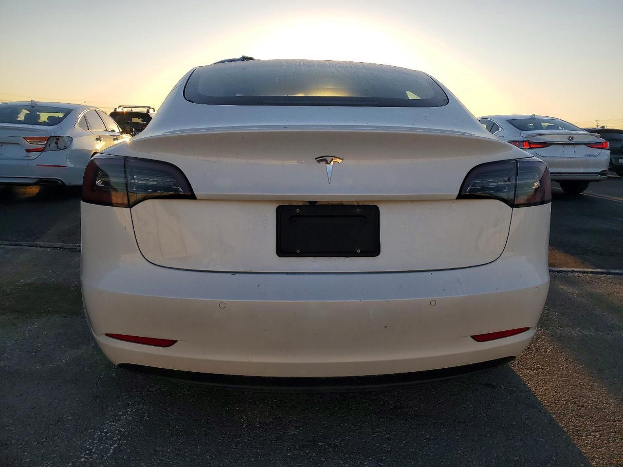 2022 Tesla Model 3 - Фото 6