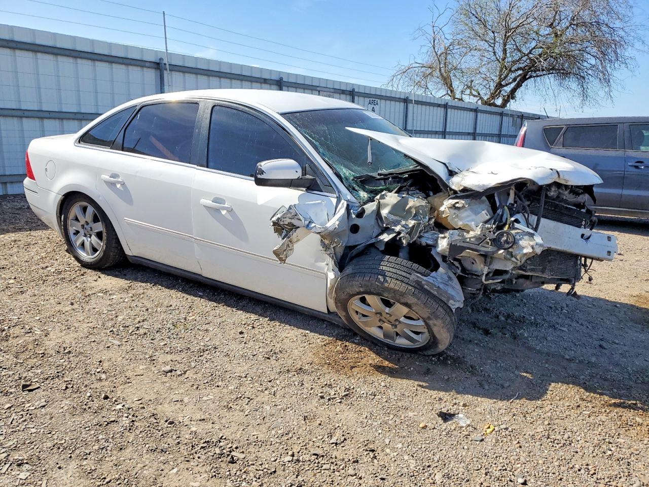 2005 Ford Five Hundred Sel - Image 4