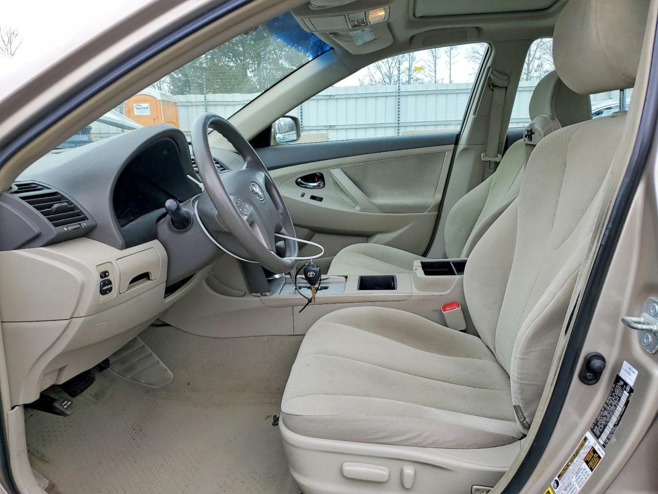 2009 Toyota Camry Le - Image 7