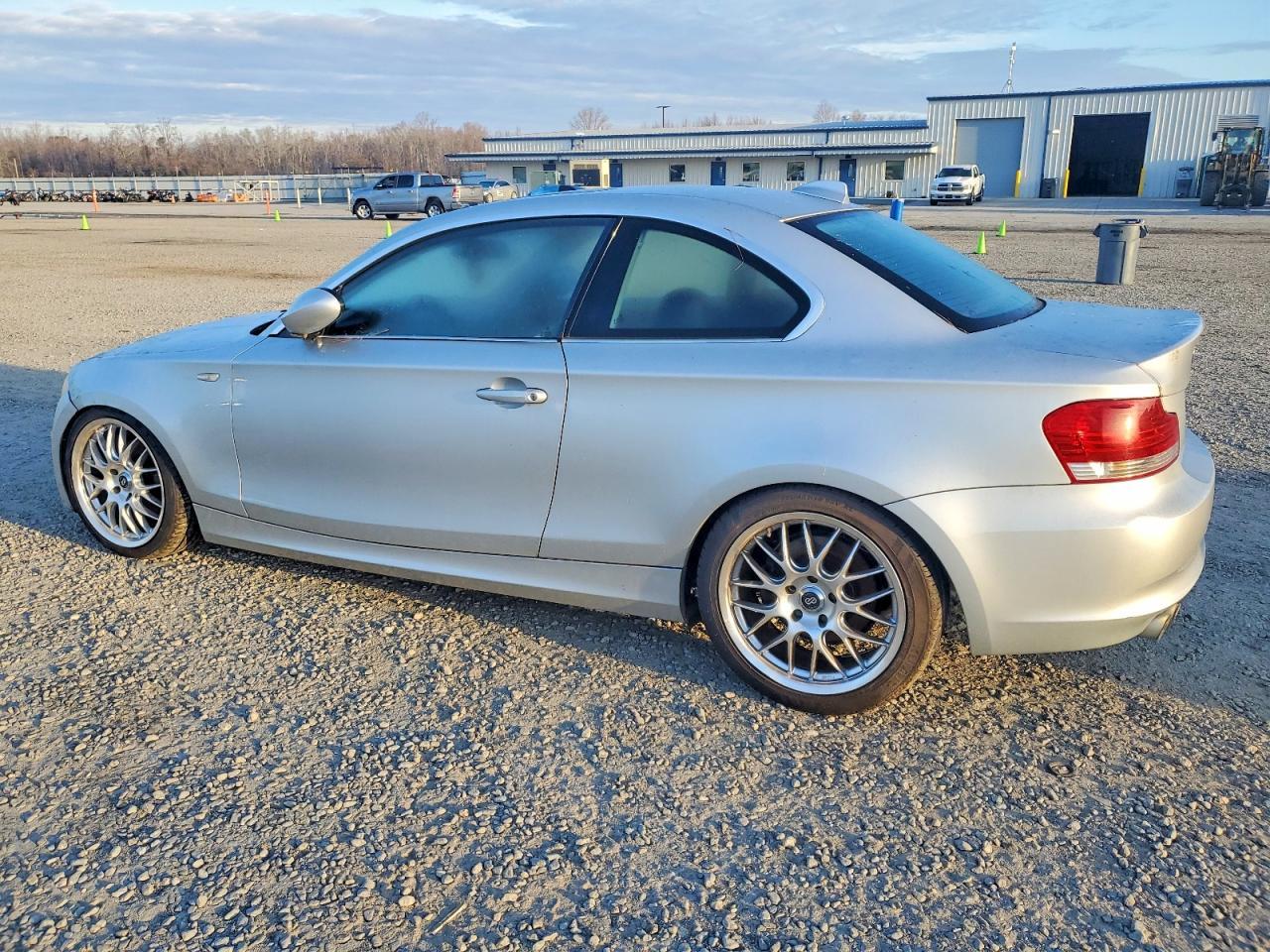 2009 BMW 128 I - Фото 2