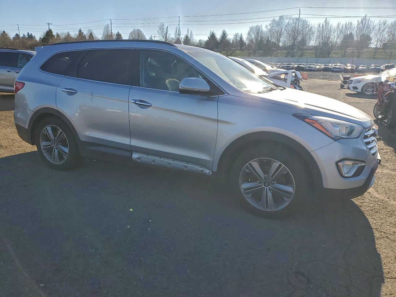 2015 Hyundai Santa Fe Gls - Image 4