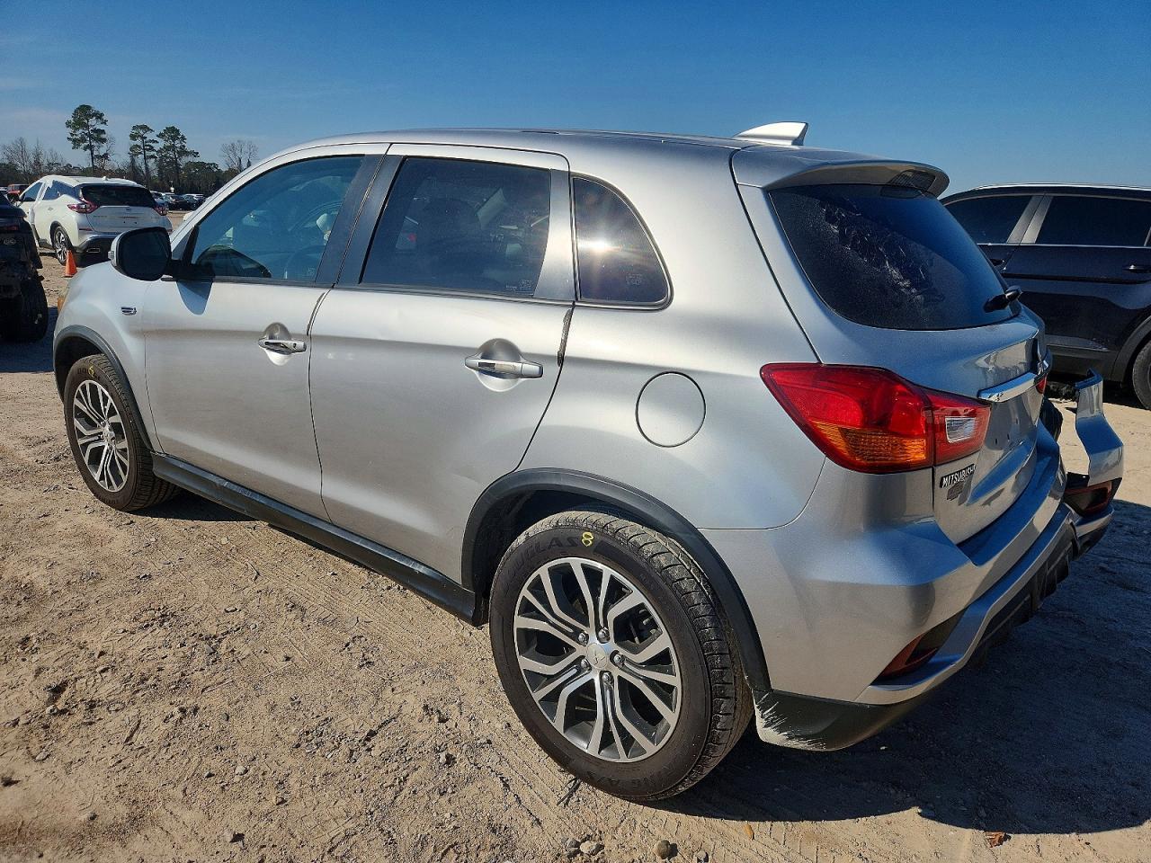 2019 Mitsubishi Outlander Sport Es - Image 2
