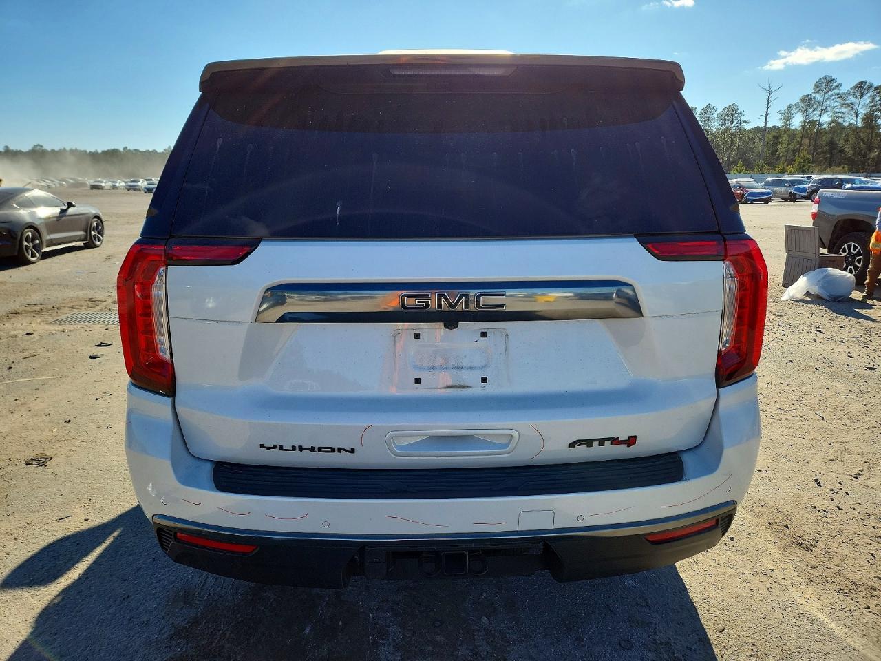 2024 GMC Yukon At4 - Фото 6