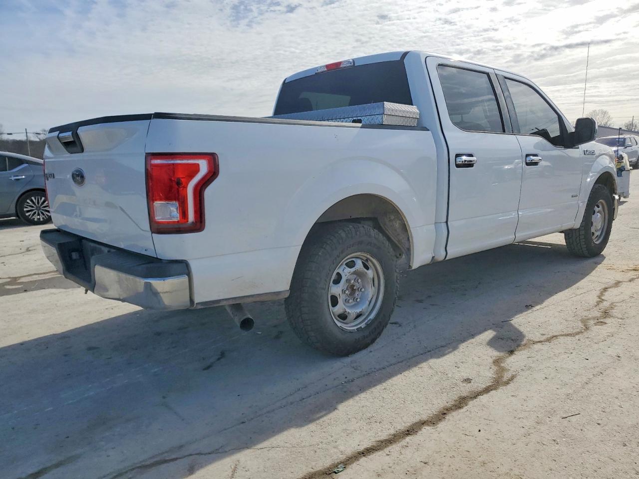 2016 Ford F150 Supercrew - Фото 3