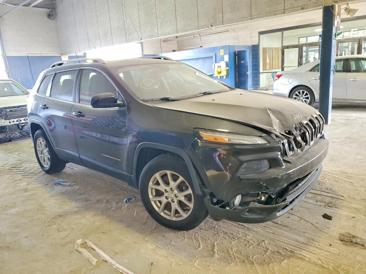 2016 Jeep Cherokee Latitude - Image 4