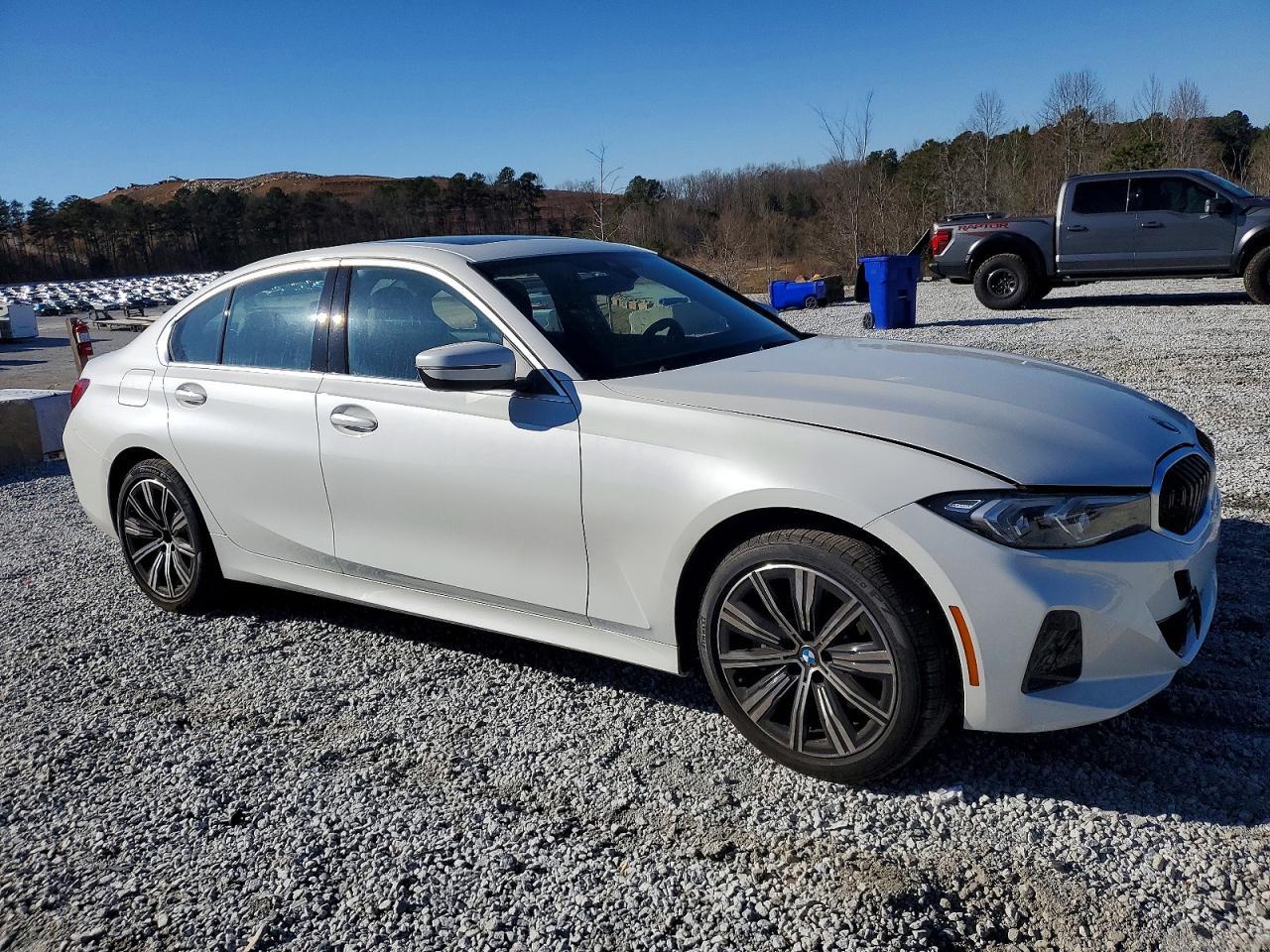 2025 BMW 330Xi - Фото 4