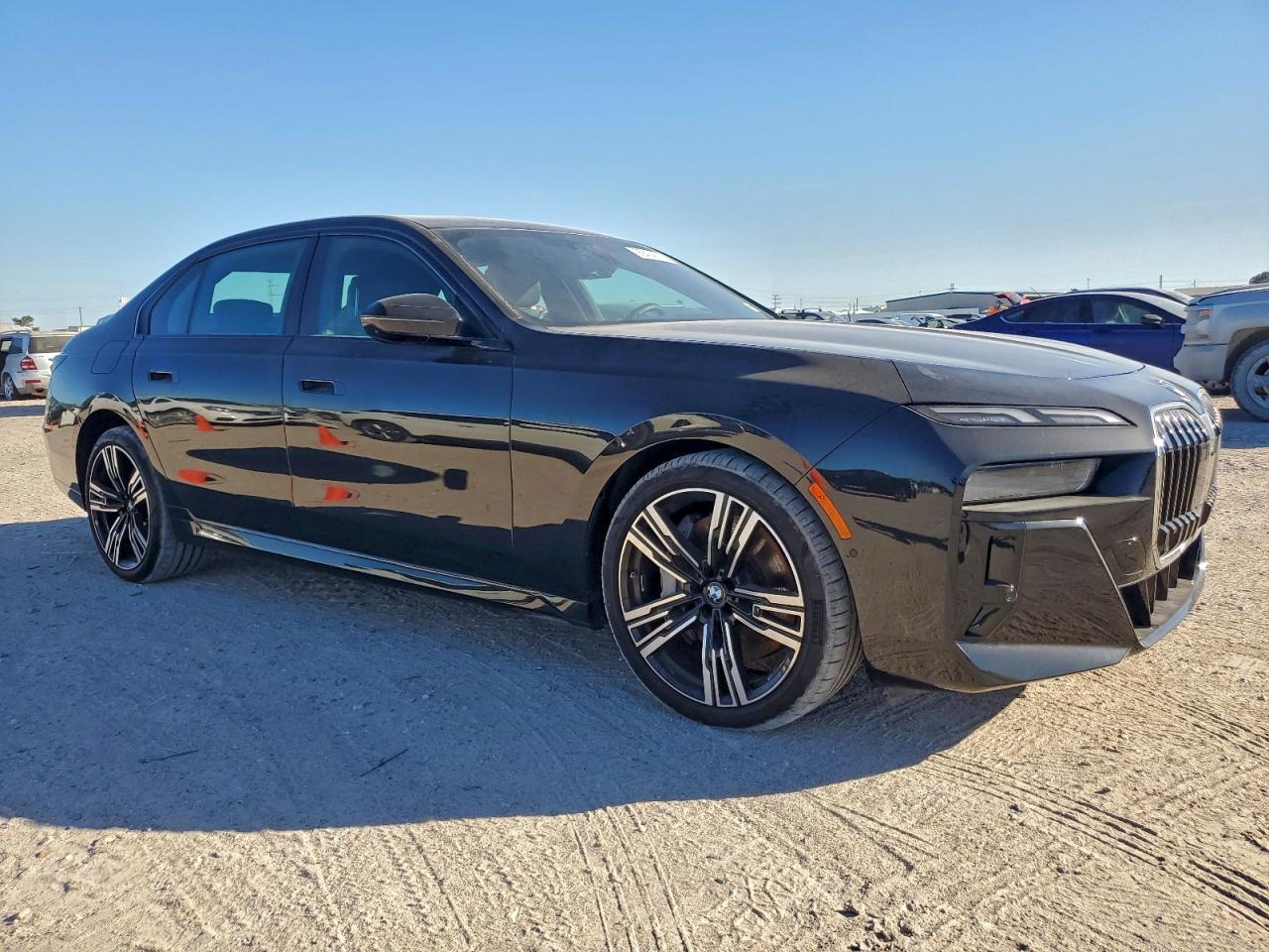 2025 BMW 760 Xi - Фото 4