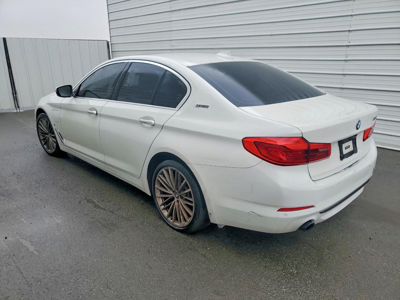 2018 BMW 530E - Image 2