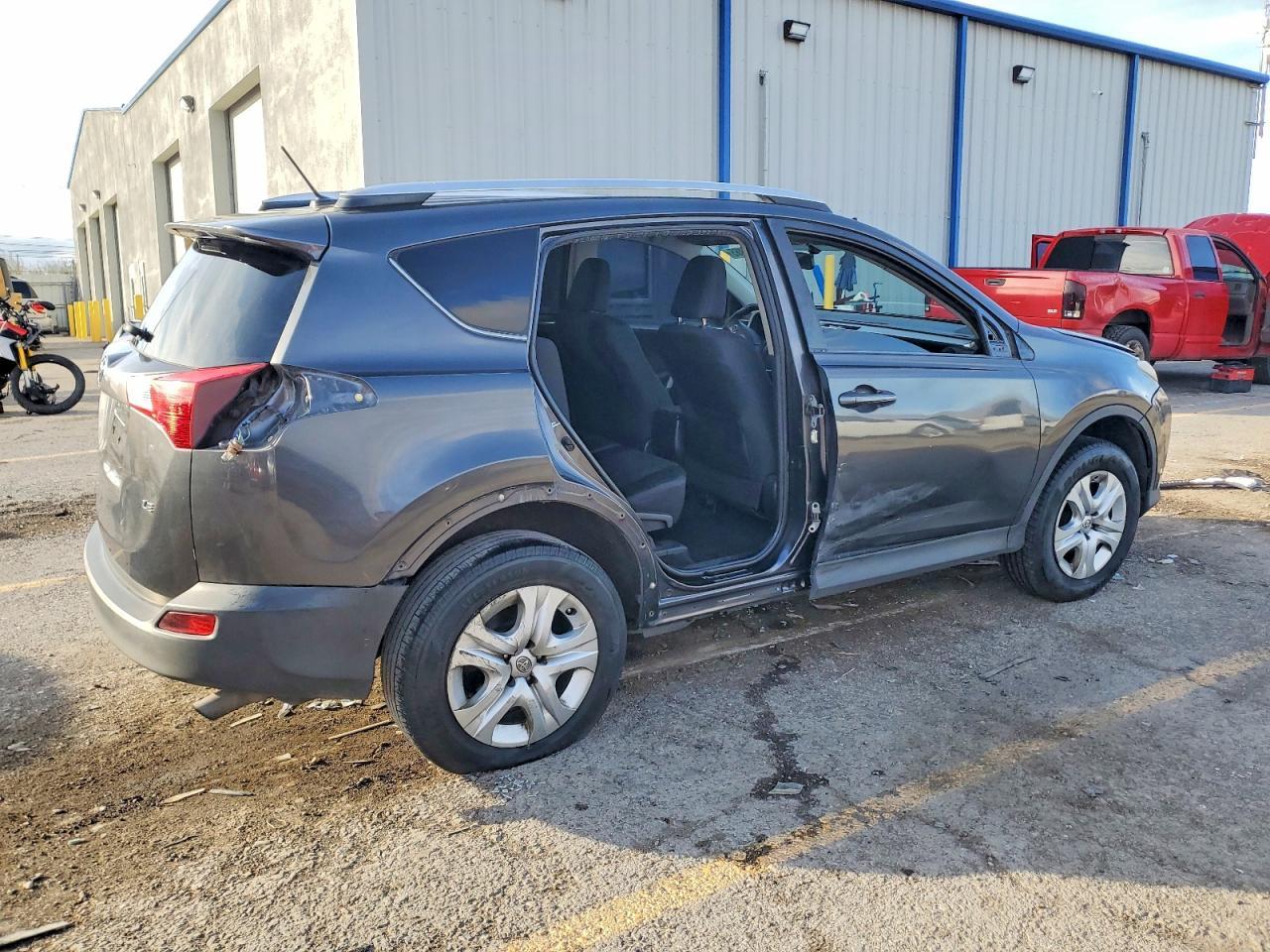 2015 Toyota Rav4 Le - Image 3