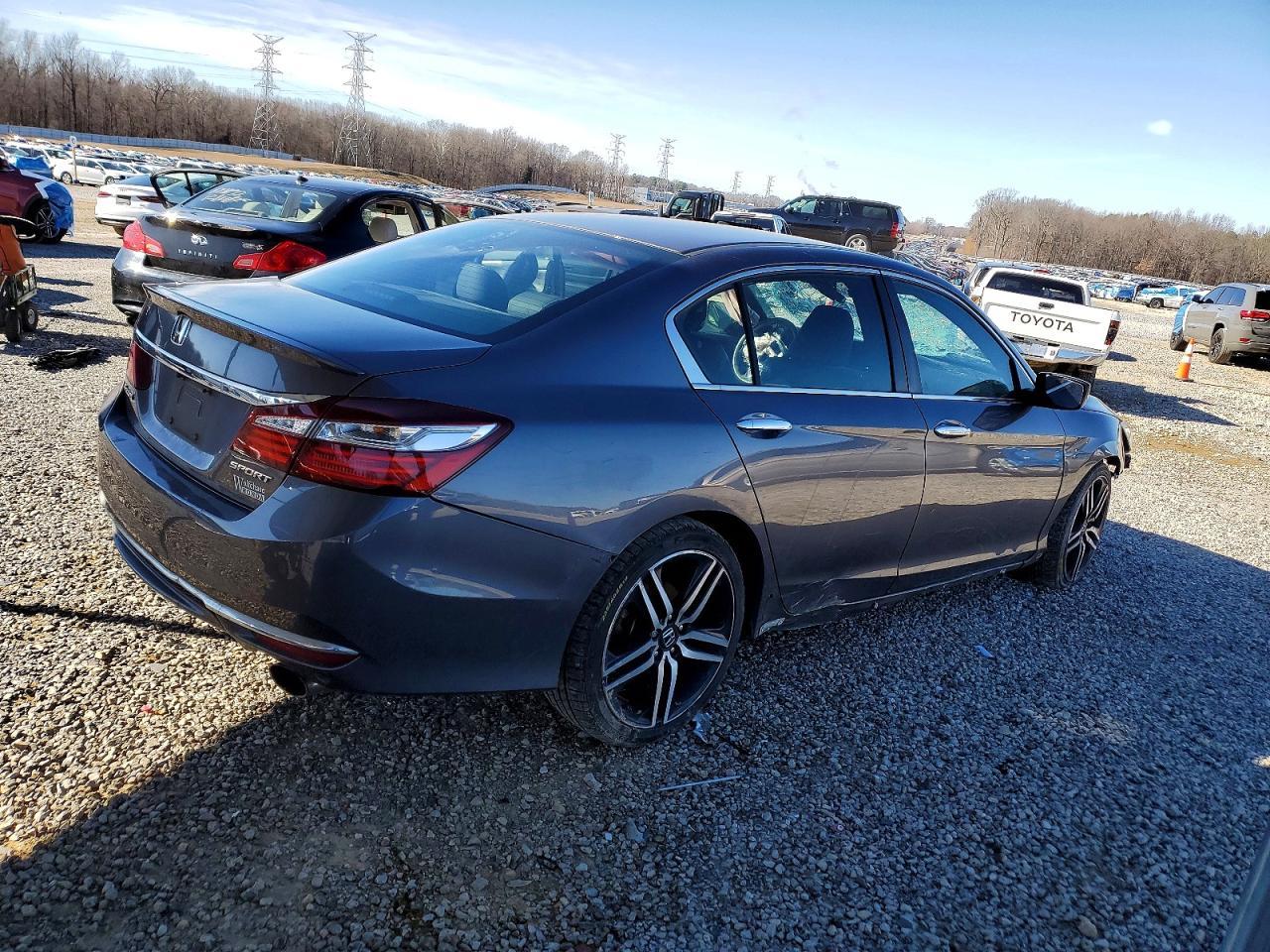 2017 Honda Accord Sport - Image 3