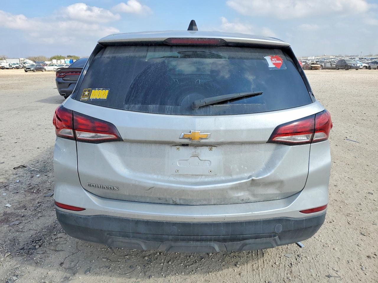 2022 Chevrolet Equinox Ls - Фото 6