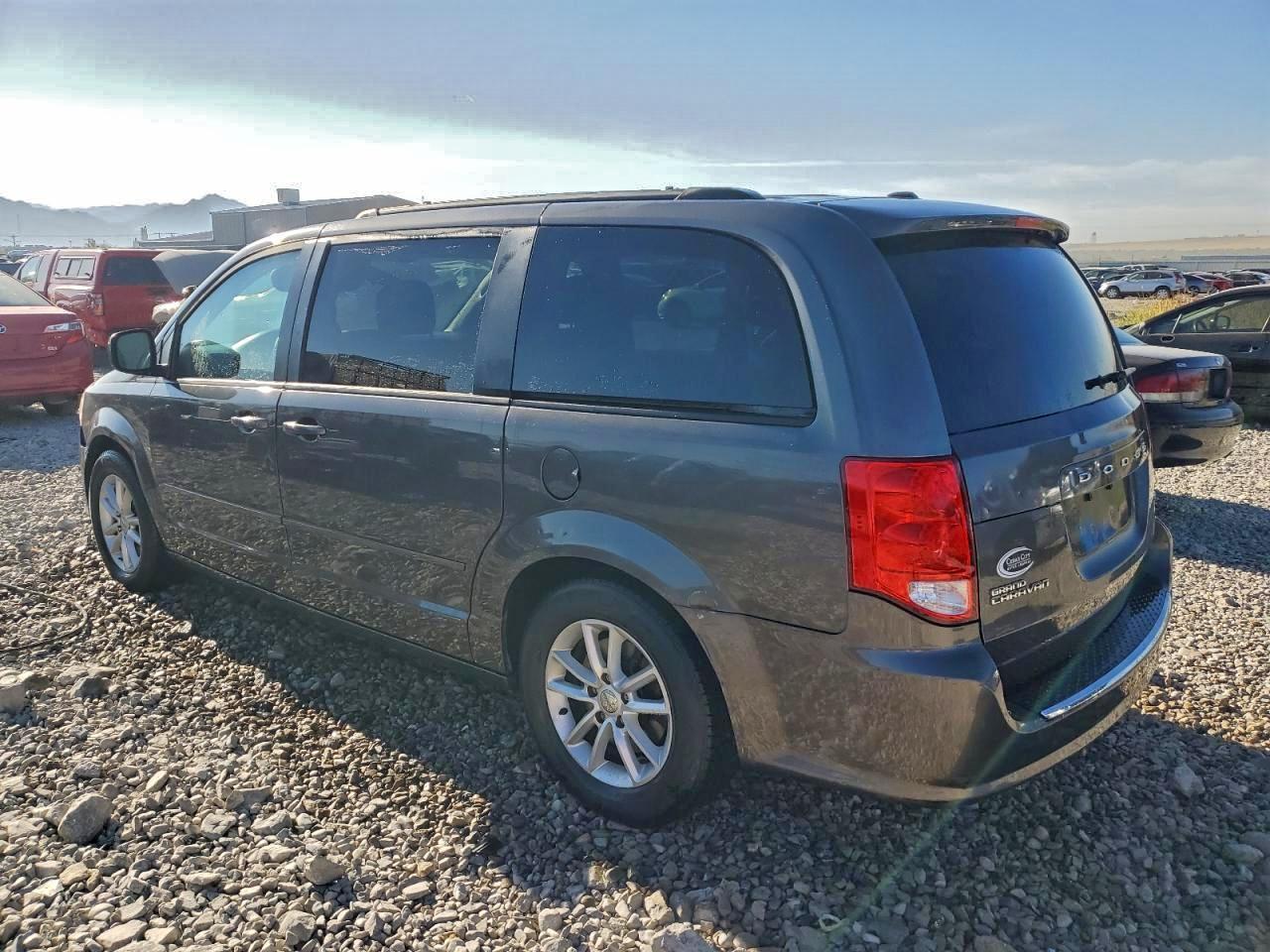 2016 Dodge Grand Caravan Sxt - Фото 2