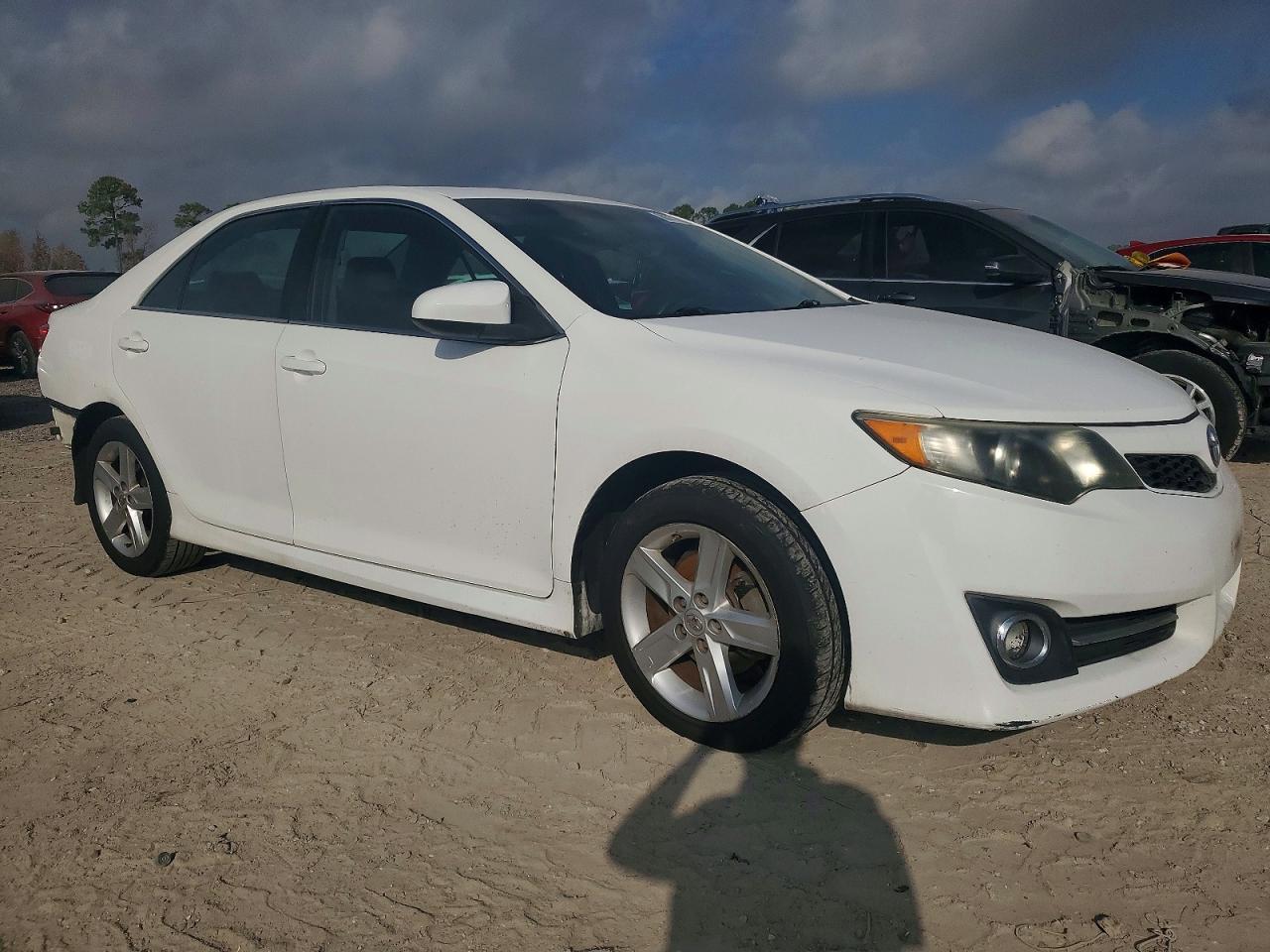 2014 Toyota Camry 4D 2Wd - Фото 4