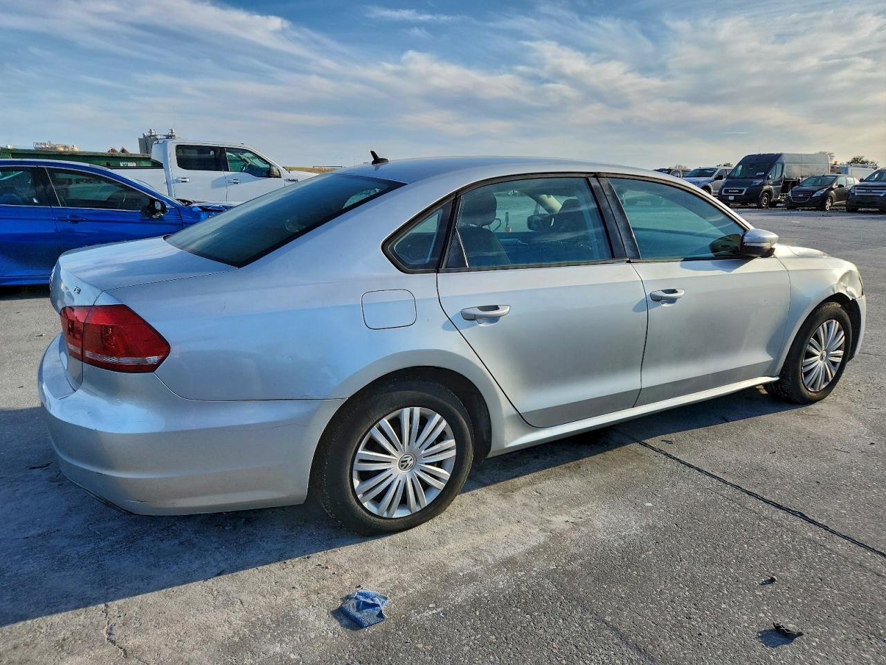 2014 Volkswagen Passat S - Фото 3