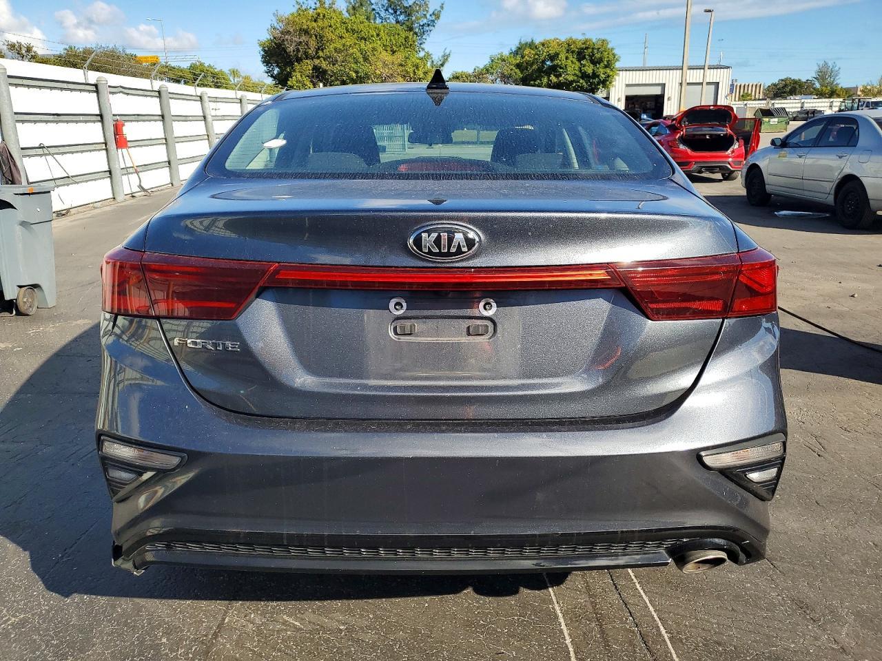 2020 Kia Forte Lxs - Фото 6