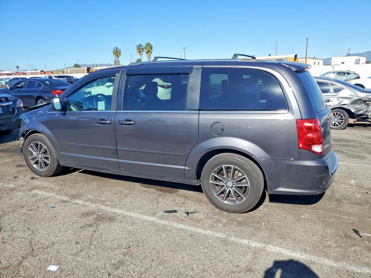 2017 Dodge Grand Caravan Sxt - Фото 2