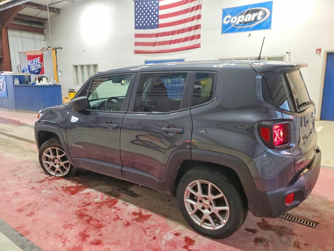 2023 Jeep Renegade Latitude - Image 2