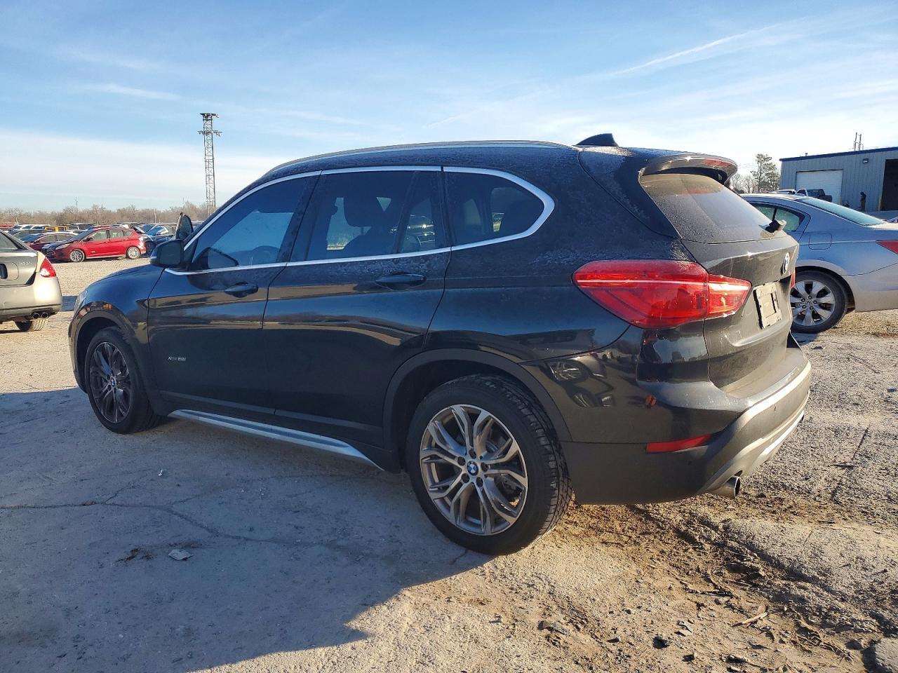 2017 BMW X1 xDrive28I - Фото 2