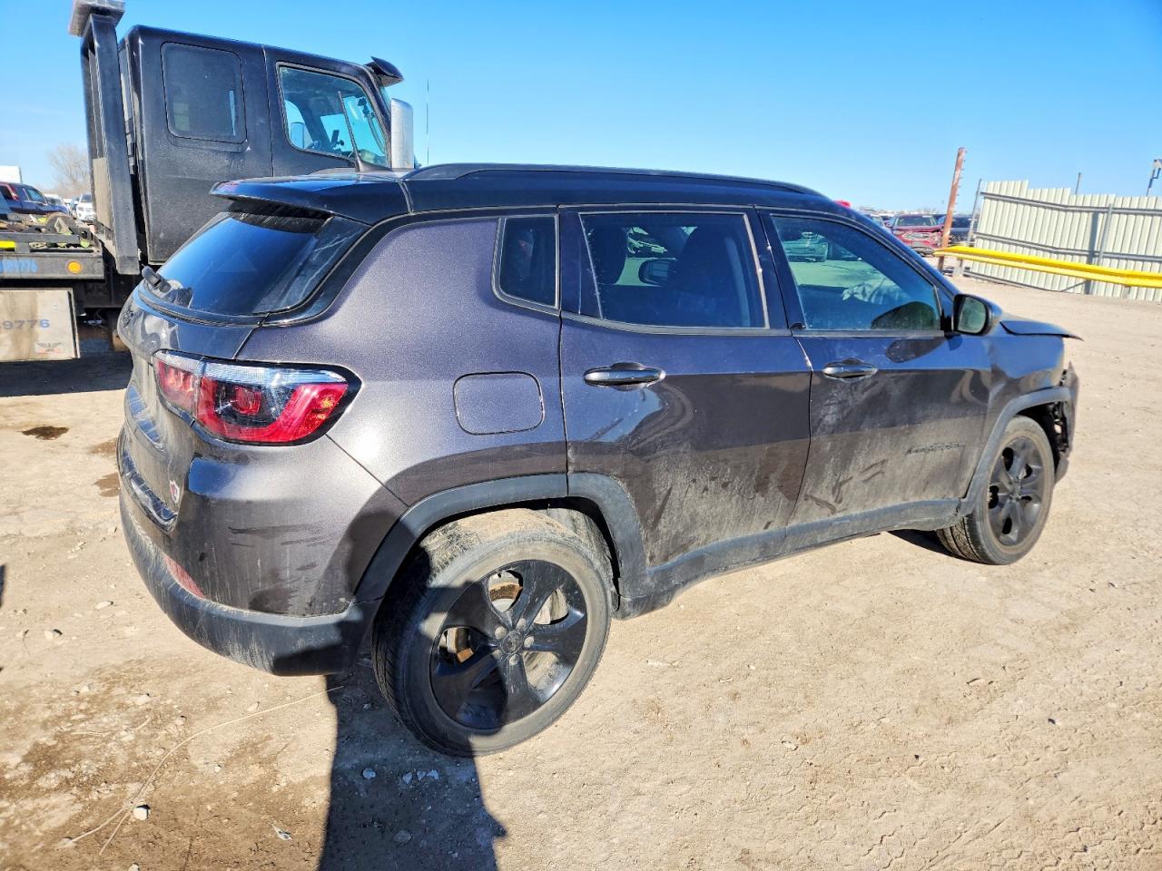 2021 Jeep Compass Latitude - Фото 3