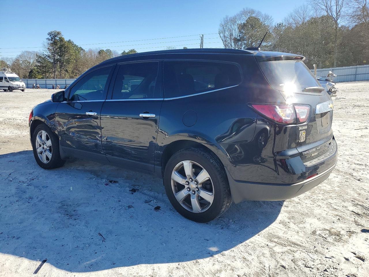 2017 Chevrolet Traverse Lt - Image 2