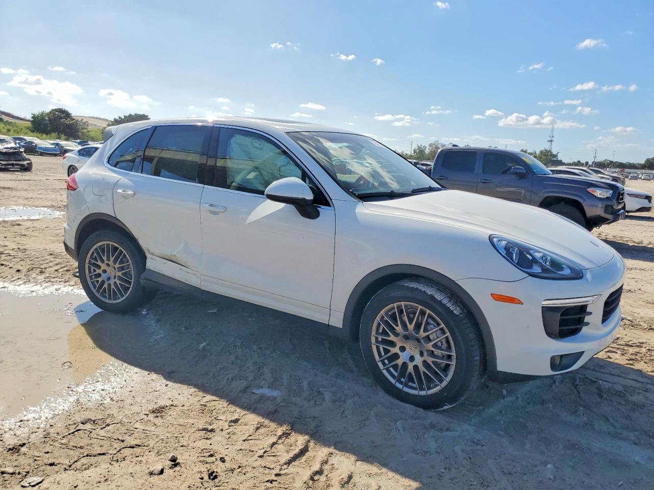 2016 Porsche Cayenne S - Image 4