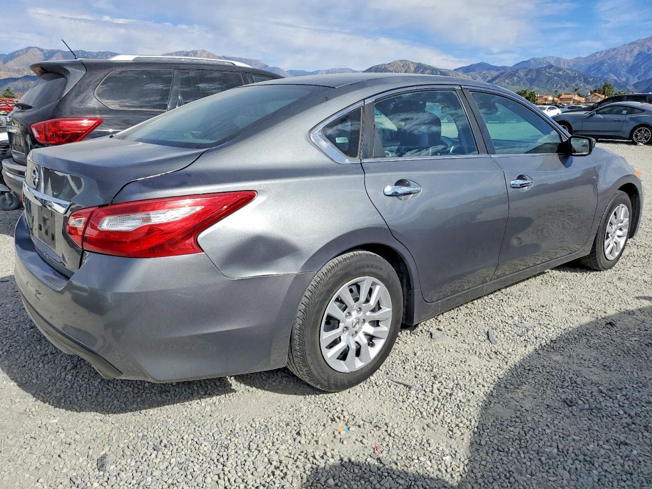 2016 Nissan Altima 2.5 - Фото 3