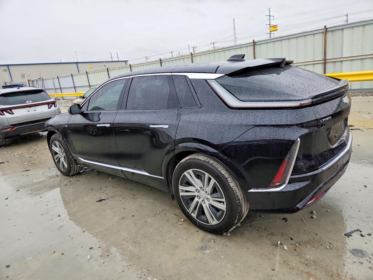 2024 Cadillac Lyriq Tech - Image 2
