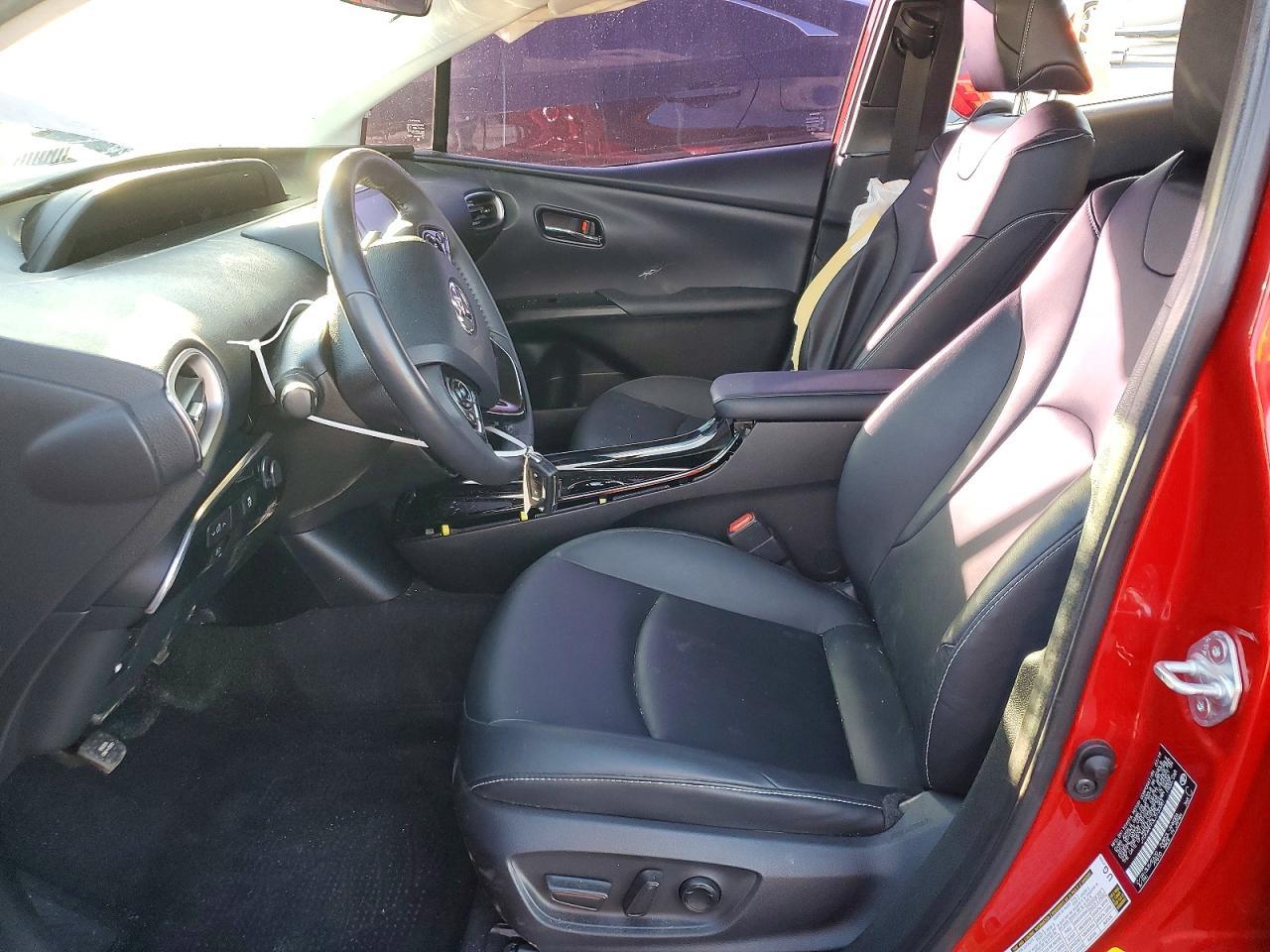 2020 Toyota Prius Prime Le - Image 7