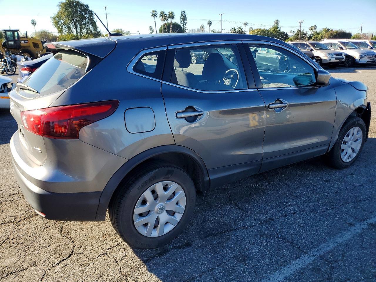 2019 Nissan Rogue Sport S - Фото 3