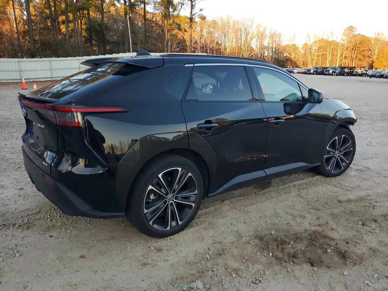 2023 Toyota Bz4X Limited - Image 3