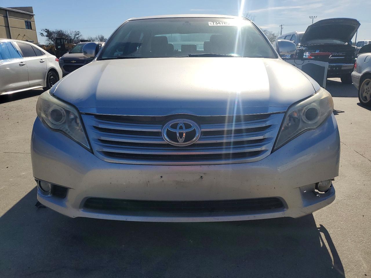 2012 Toyota Avalon Base - Image 5