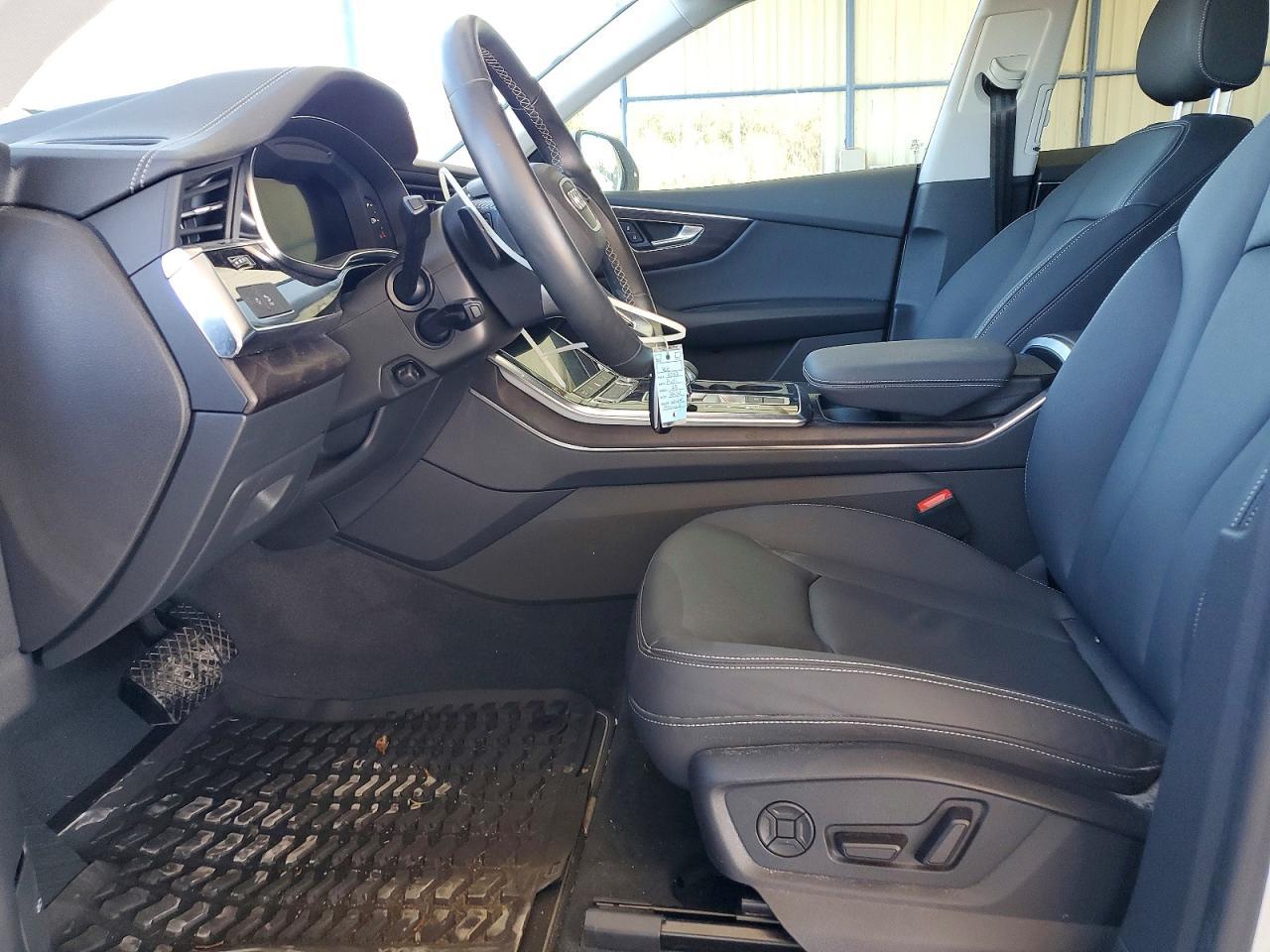 2023 Audi Q8 Premium - Image 7