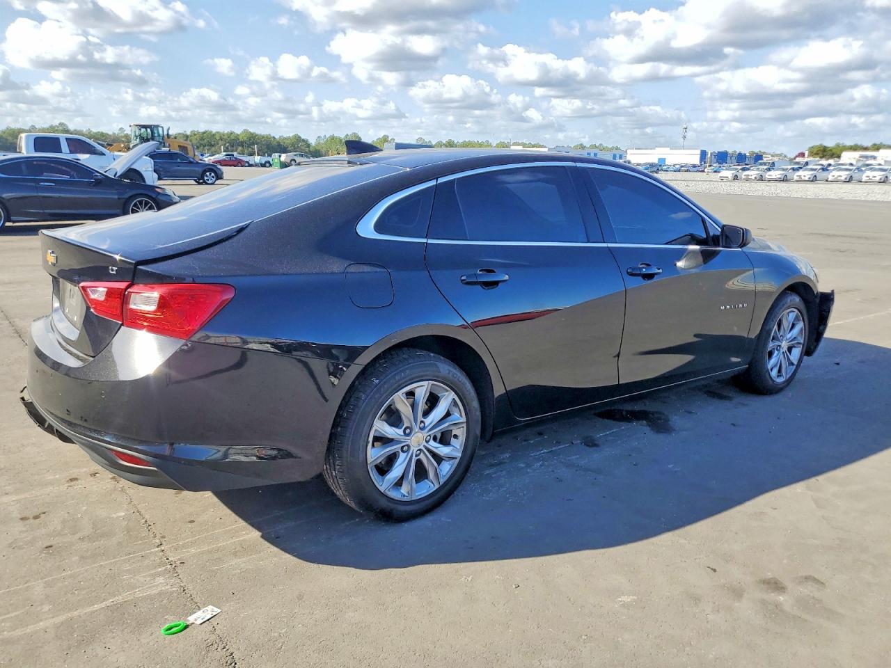 2023 Chevrolet Malibu - Фото 3