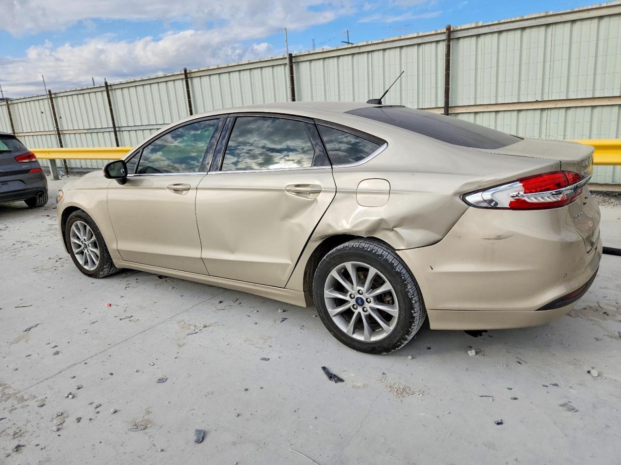 2017 Ford Fusion Se - Image 2