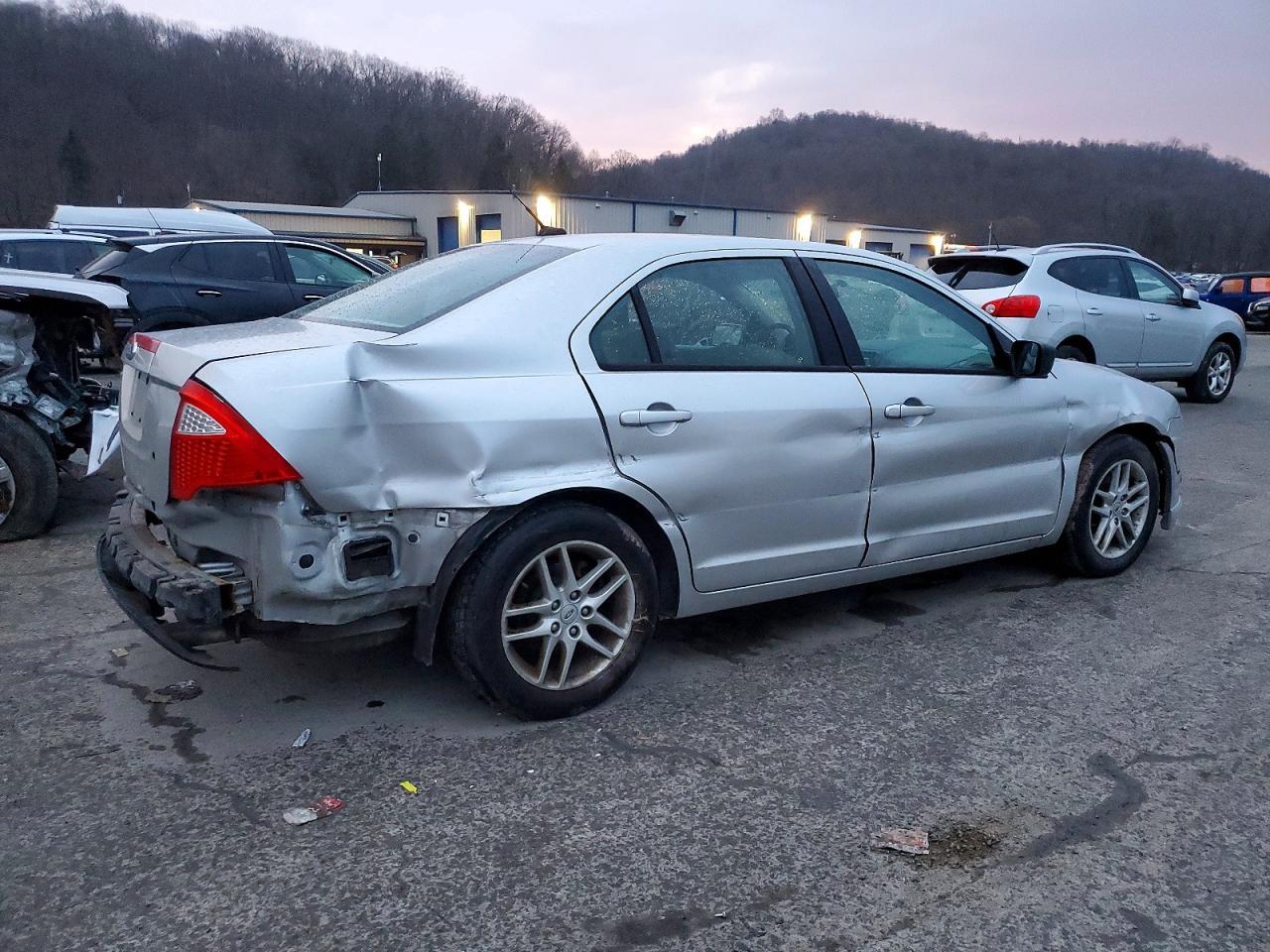 2012 Ford Fusion S - Фото 3