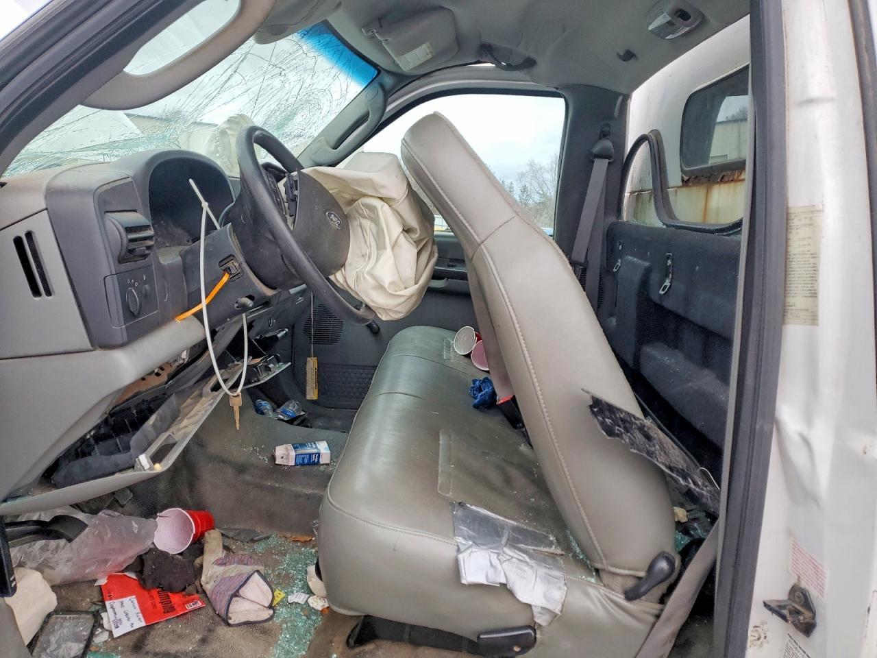 2005 Ford F350 Super Duty Utility / Service Truck - Image 7