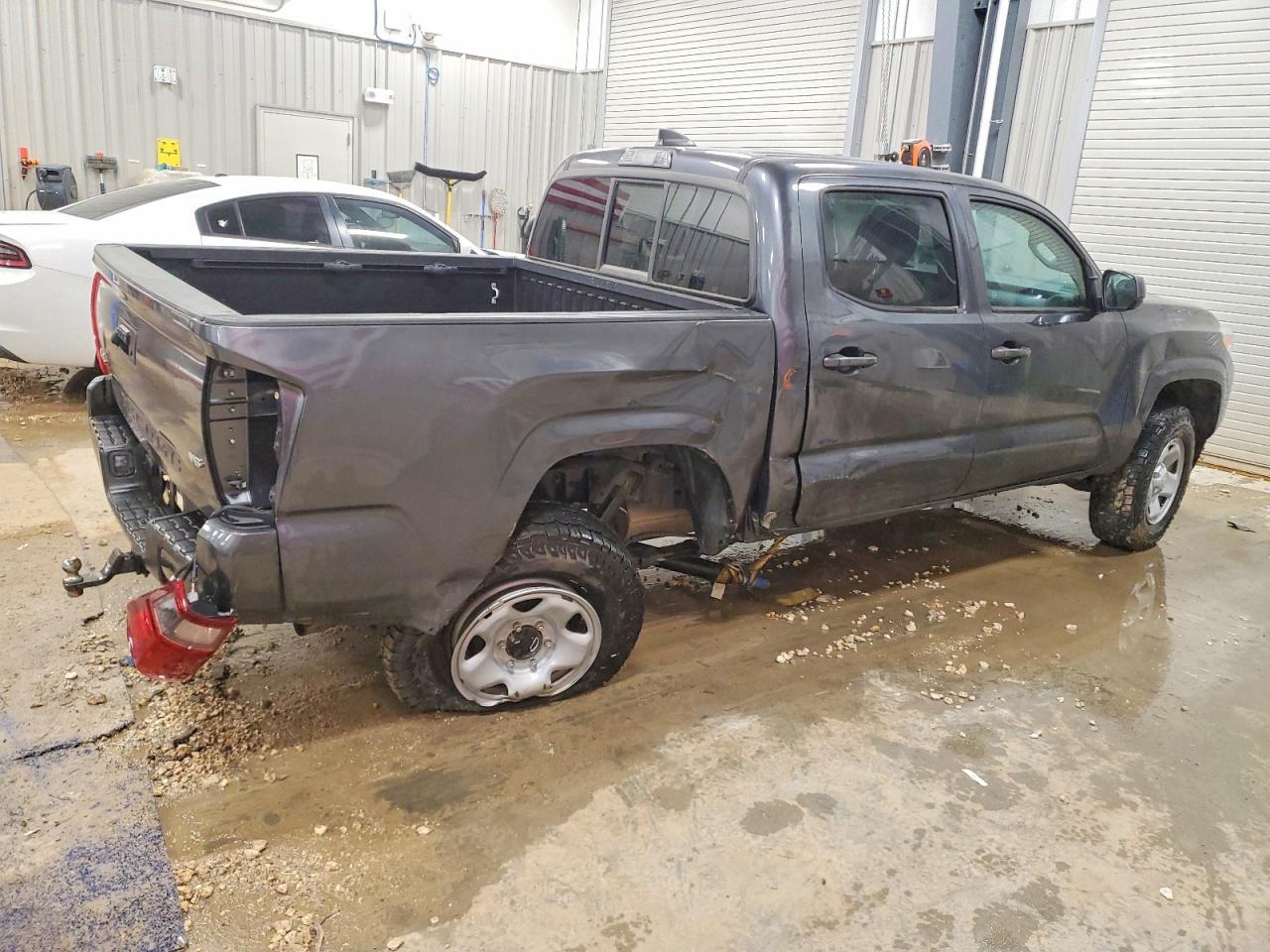 2023 Toyota Tacoma Double Cab - Image 3