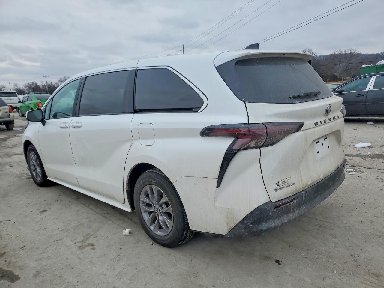 2025 Toyota Sienna Le - Image 2